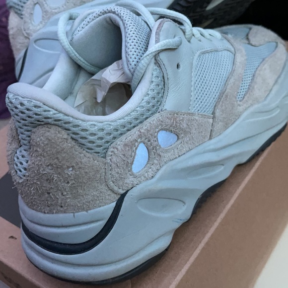 YEEZY BOOST 700 SALT 💯 Authentic - Picture 6 of 11